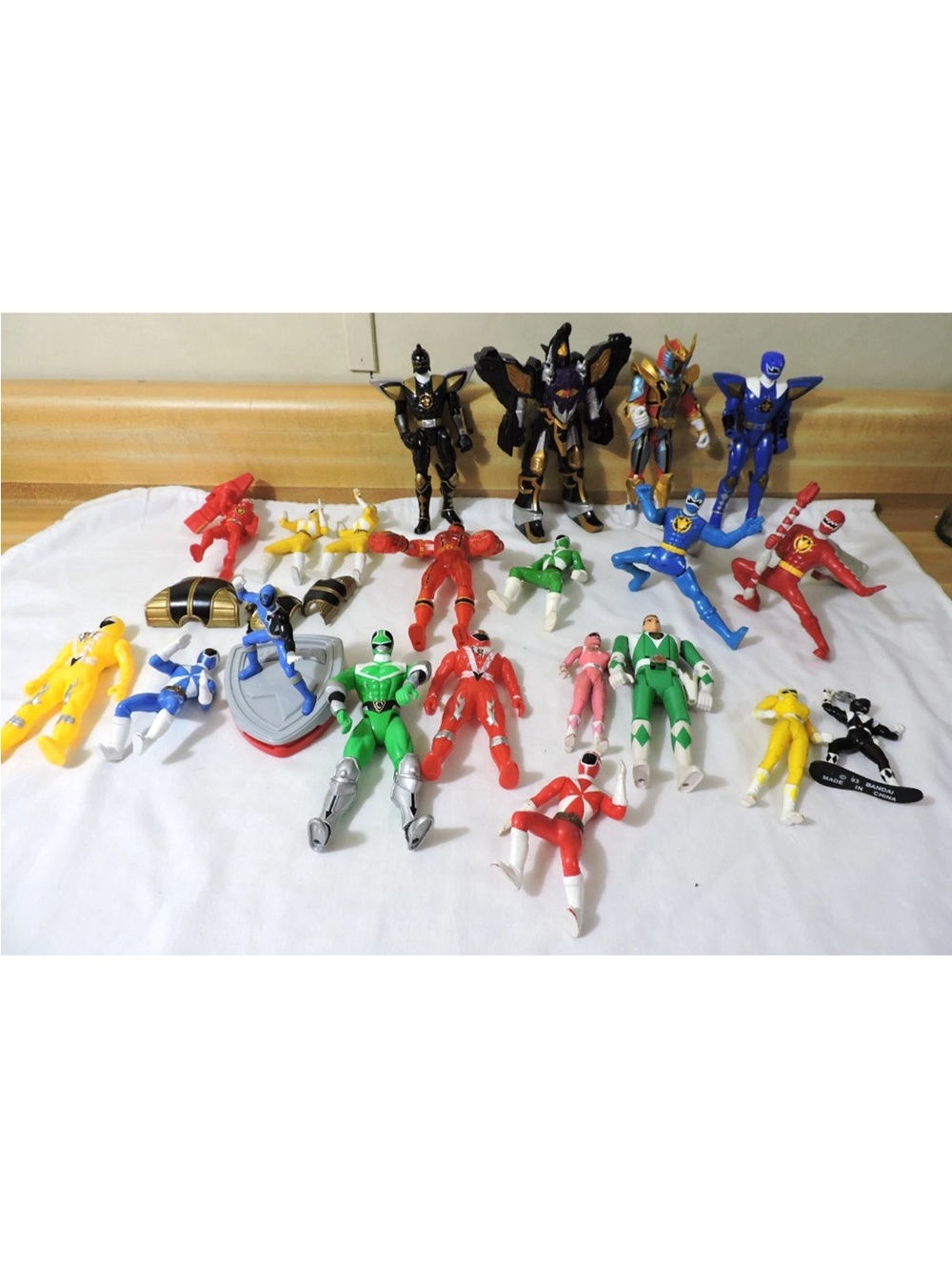 Power Ranger Figures Lot with Red, Green, Blue, Yellow, Pink